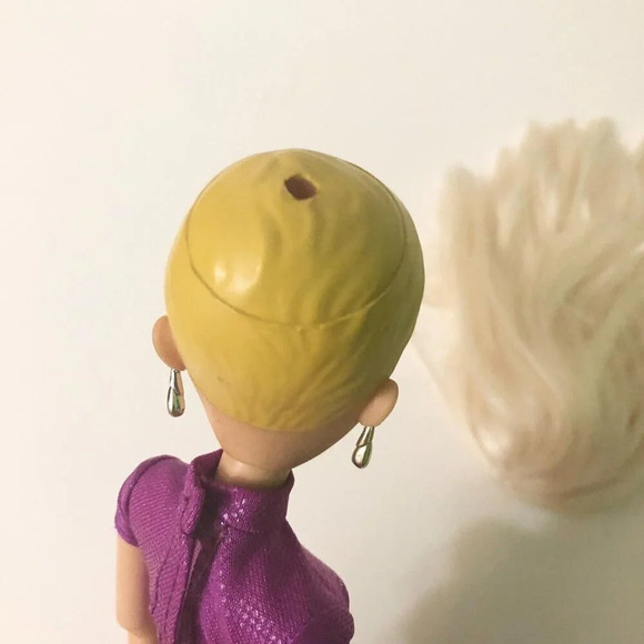 Liv Doll Sophie with Blonde Wig Articulated Doll - Picture 14 of 16